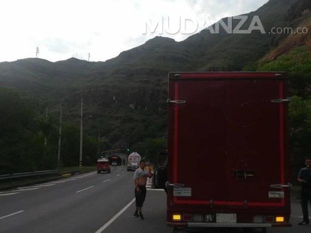 Llevando su mudanza a su Lugar de residencia (Viaducto Ibagué-Tolima)